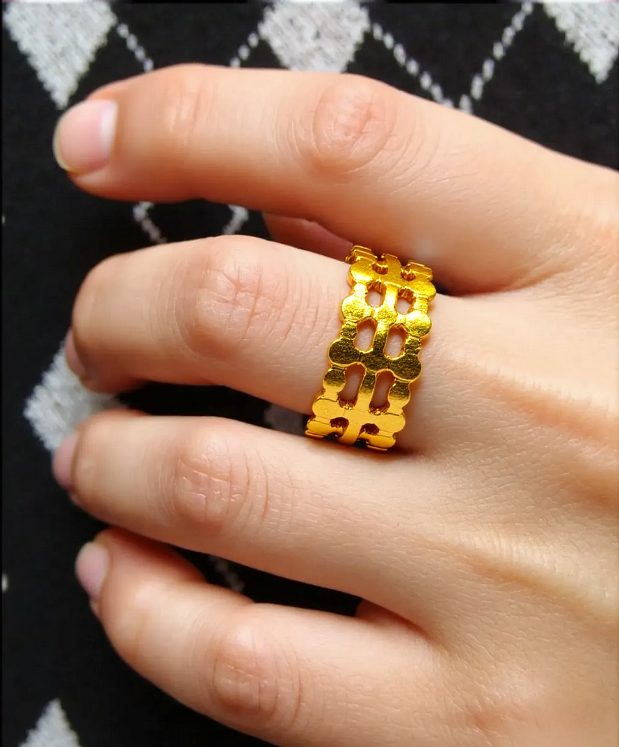 Regal Interlace Textured Ring
